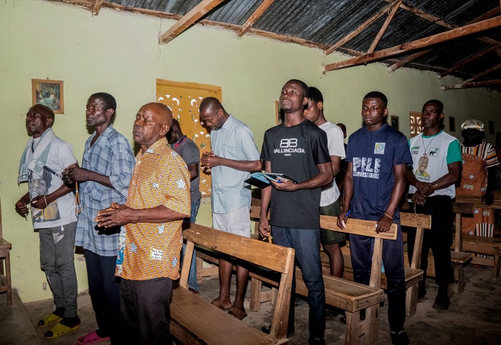 Temps de chant et de prière en groupe