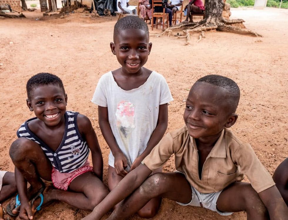 Enfants souriants lors d’une mission